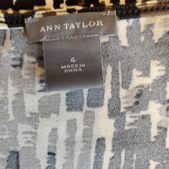 Ann Taylor Graphic Print 3/4 sleeve dress - Picture 5 of 7